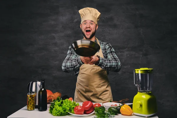 Erkek aşçı yemek hazırlama