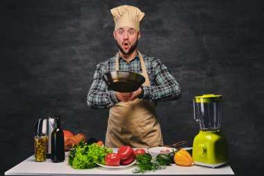 Erkek aşçı yemek hazırlama