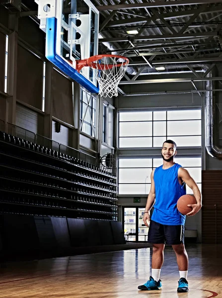 Jogador de basquete profissional preto — Fotografia de Stock