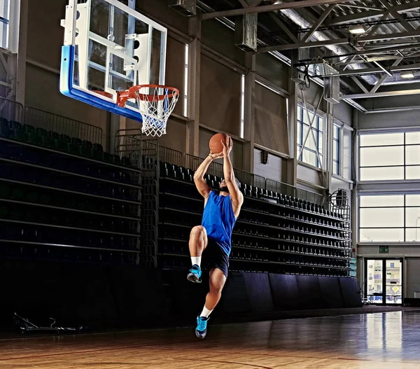 Jogador de basquete profissional preto — Fotografia de Stock