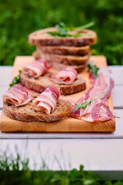 Sandwiches with gourmet meat — Stock Photo, Image
