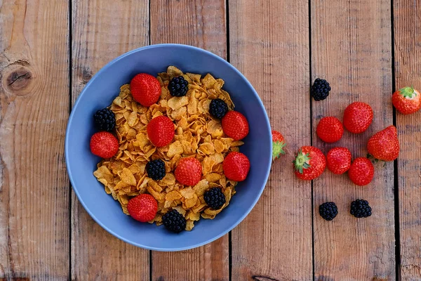Corn flakes on a plate — Stock Photo, Image