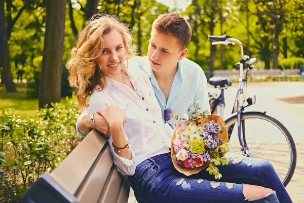 Bir tarihleme genç Çift