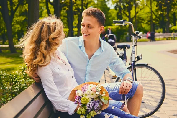 Bir tarihleme genç Çift