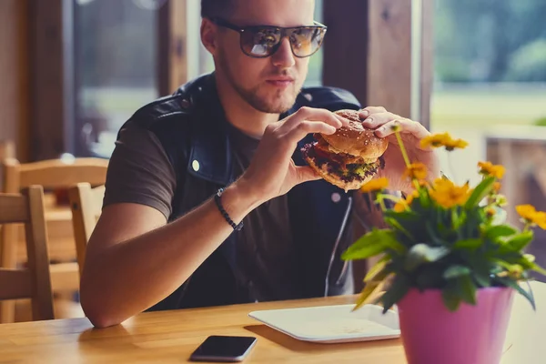 Hipster vejetaryen burger ile