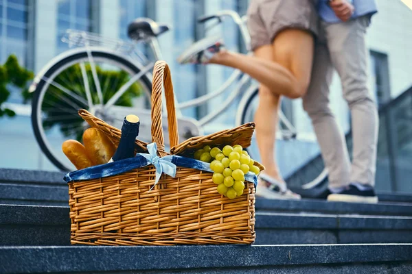 piknik sepeti meyve tam