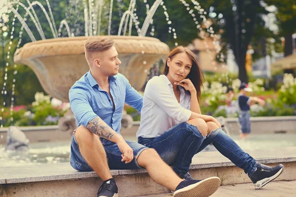 Attractive modern couple — Stock Photo, Image