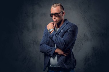 Şık adam portresi stüdyo 