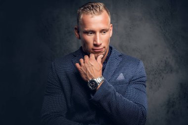 Şık adam portresi stüdyo 