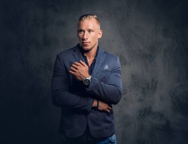 Şık adam portresi stüdyo 