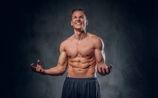 Handsome shirtless athletic man — Stock Photo, Image