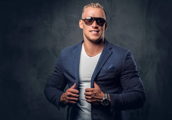 Şık adam portresi stüdyo 