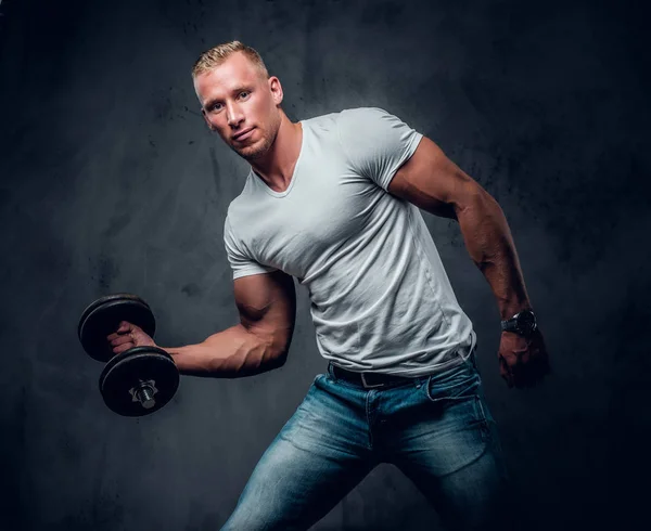 Beau mâle blond musclé — Photo