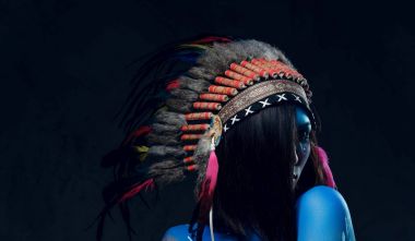 Şamanik erkek portresi kapatın