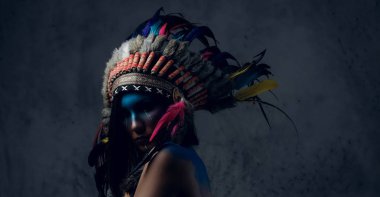 Şamanik erkek portresi kapatın