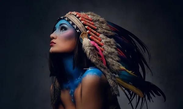 Zblízka portrétní šamanské ženské — Stock fotografie