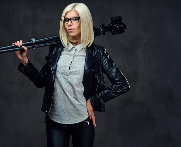 Sarışın fotoğrafçı erkek 