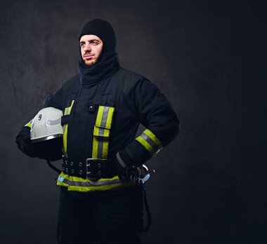 Cesur itfaiyeci üniforması