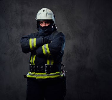 Cesur itfaiyeci üniforması