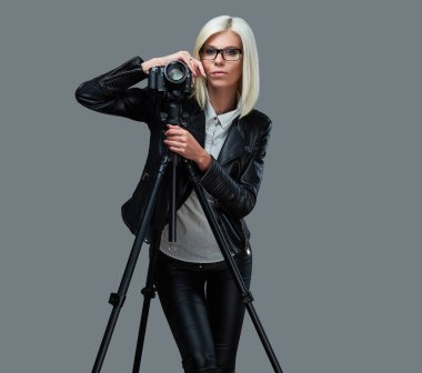 Sarışın fotoğrafçı erkek 