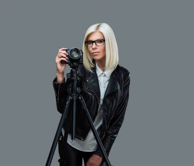 Sarışın fotoğrafçı erkek 