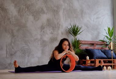 Kadın vücudu germe.