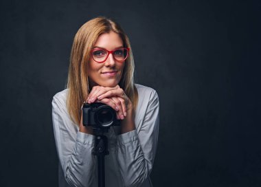 kadın fotoğrafçı fotoğraf çekimi 