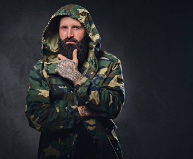 Kentsel bakmak sakallı adam