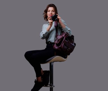 Fotoğraf makinesi ile kadın turist