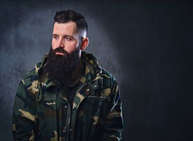 Kentsel bakmak sakallı erkek