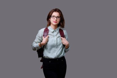 Erkek deri sırt çantası ile