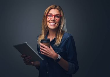 Blondy kadın tablet Pc tutar 