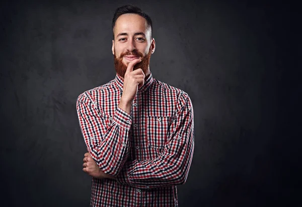 Roodharige bebaarde hipster man — Stockfoto