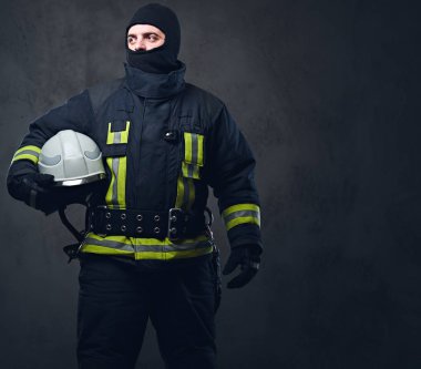 Cesur itfaiyeci üniforması