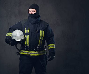 Cesur itfaiyeci üniforması