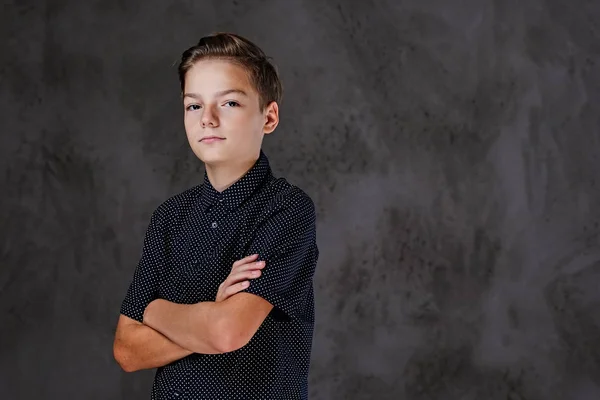 Teenage boy with crossed arms — Stock Photo, Image