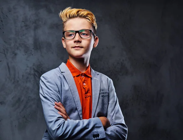 Adolescente ragazzo in occhiali da vista — Foto Stock