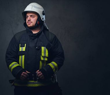 İtfaiye eri ve stüdyo portre