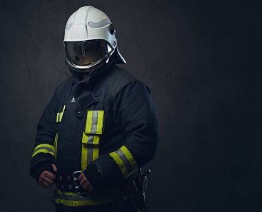 İtfaiye eri ve stüdyo portre