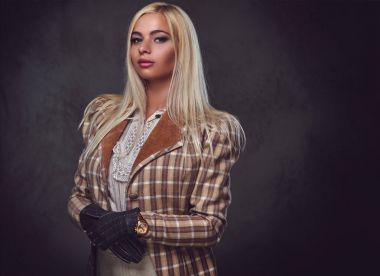 Stüdyo portre sarışın eski moda