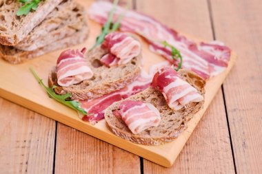 Gurme etli ekmek 