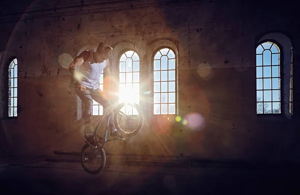 BMX stunt and jump riding — Stock Photo, Image