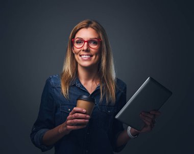 Blondy kadın tablet Pc tutar 