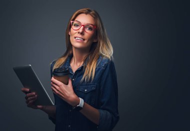 Blondy kadın tablet Pc tutar 