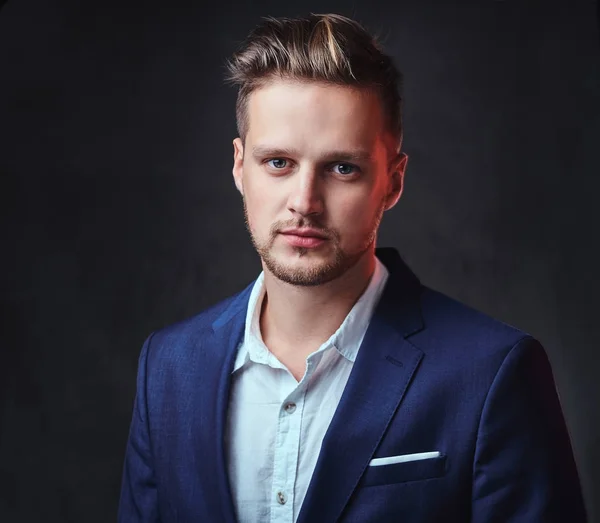 Man dressed in a suit — Stock Photo, Image