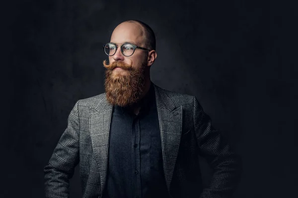 Pelirroja barbudo macho en gafas graduadas —  Fotos de Stock