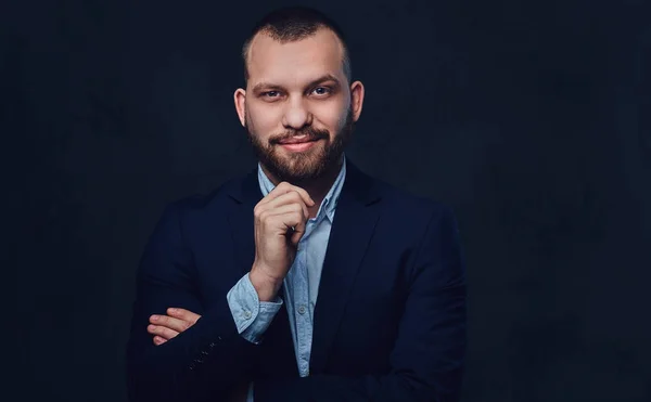 Estudio retrato del hombre en traje azul — Foto de Stock