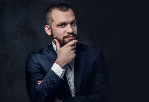 Estudio retrato del hombre en traje azul —  Fotos de Stock