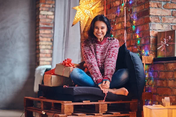 Sexy Brunette Female Naked Feet Dressed Jeans Red Sweater Posing — Stock Photo, Image