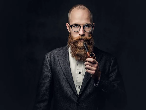 Portrait Bearded Redhead English Male Smoking Pipe Grey Background — Stock Photo, Image